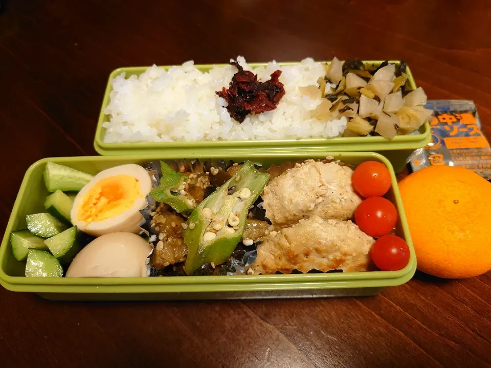 チキンハンバーグ弁当（写真が斜め💦）|りょーさん