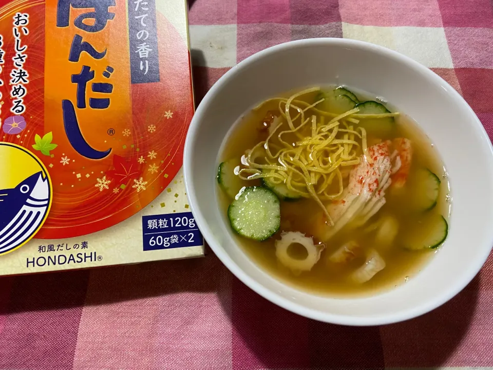 Snapdishの料理写真:きゆうりとちくわの夏みそ汁|ハルのただ飯さん