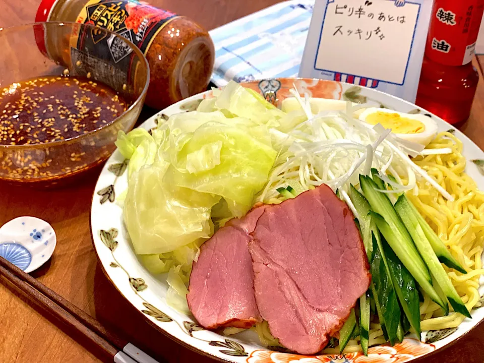 辛さで暑さをぶっ飛ばす☆広島風つけ麺、味変はクリスピーチキンシーズニングで😆|まめすけ。さん