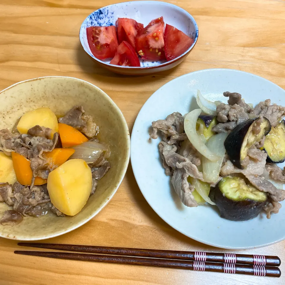 Snapdishの料理写真:肉じゃが・味噌炒め・トマト|Rinaさん