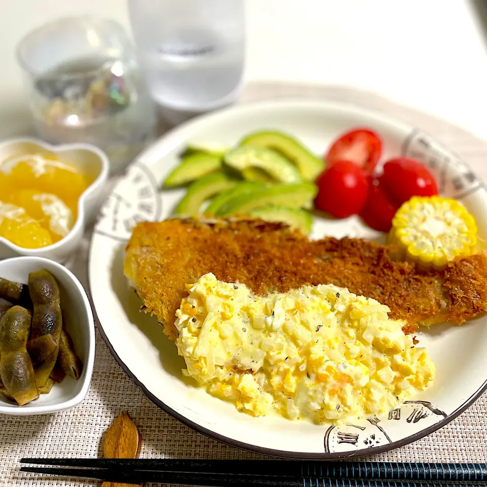 Snapdishの料理写真:8/5晩ご飯：赤魚の干物フライ|ななみんさん