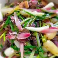 local traditional borneo stir fry vege called losun. It's a mix of scallions, white Borneo chilli, torch ginger flower, wild mushrooms and stir fry with dried s|Janz Maribelleさん