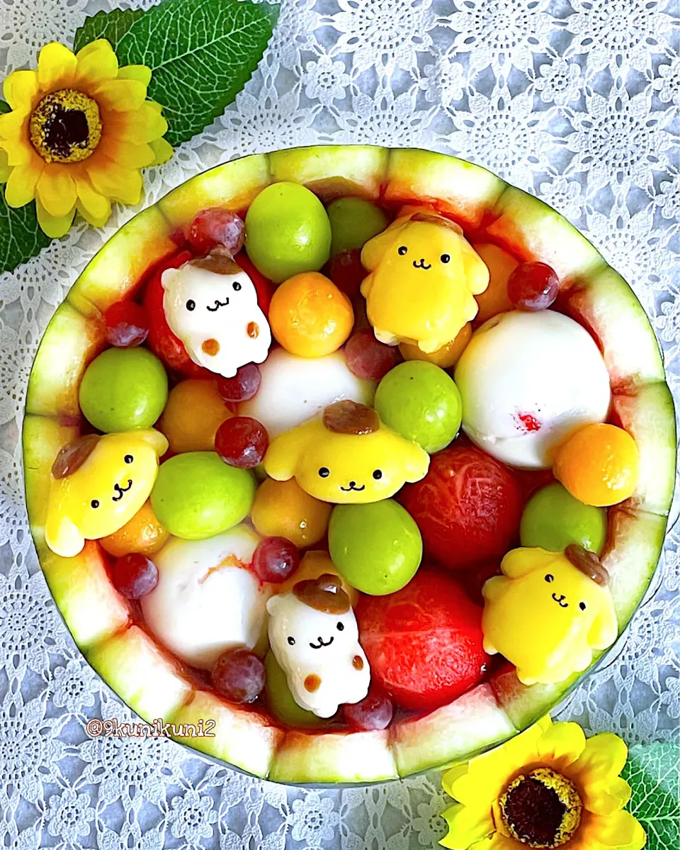 ポムポムプリンの白玉団子とフルーツポンチ🍉🍇🍈🍓✨丸くかためたいちご入り牛乳寒天も入ってます❀|くぅちゃんさん