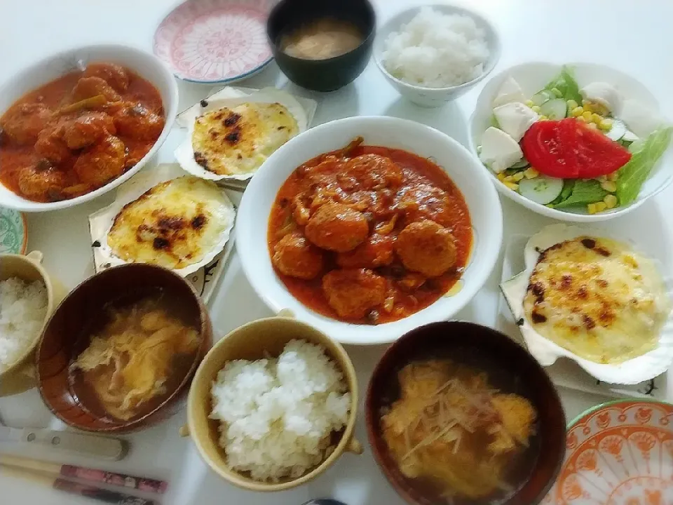 夕食(*^^*)
煮込みハンバーグ
ホタテグラタン
豆腐サラダ🥗
山形だしきゅうり
えのきとベーコンの卵スープ|プリン☆さん