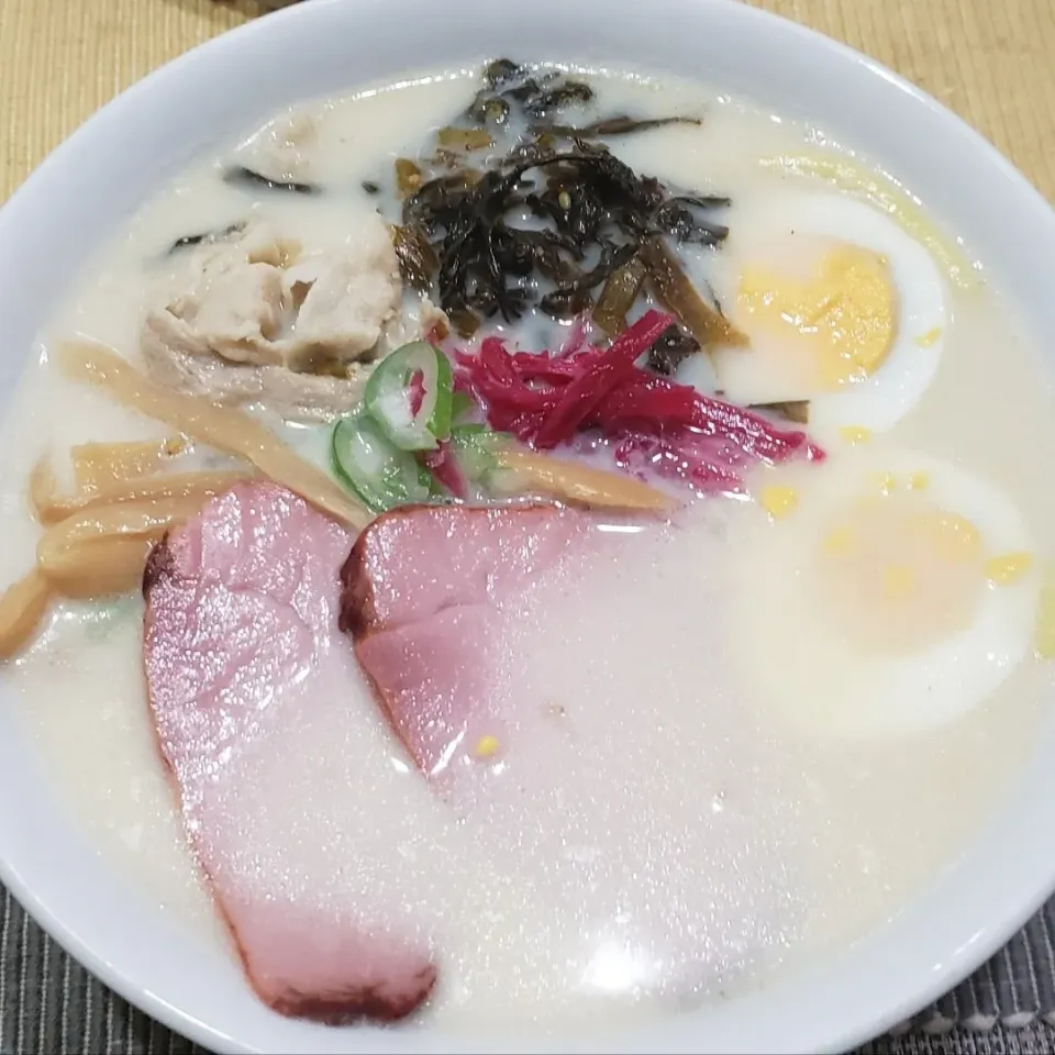 なんちゃって豚骨風ラーメン🍜🍥|Rikaさん