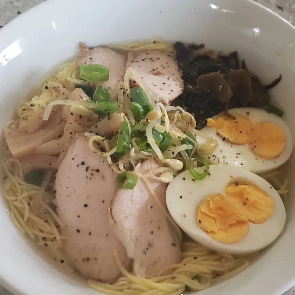 たまごとうふ麺で冷やしラーメン🍜🍥|Rikaさん