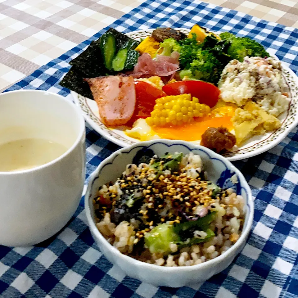 今日の朝ごはん★ポテトサラダと味噌茄子のオクラチーズご飯|riko30294さん