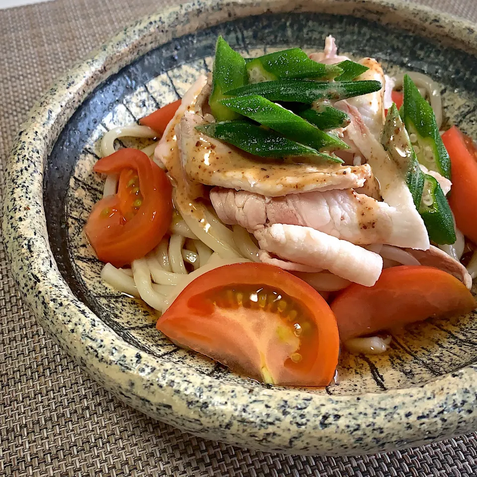 オクラ豚しゃぶうどん🍅|Yochipyさん