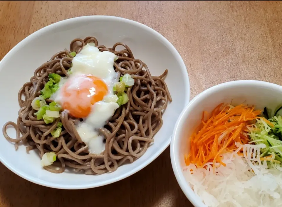 Snapdishの料理写真:月見そば
大根とにんじんときゅうりのサラダ|ナナさん