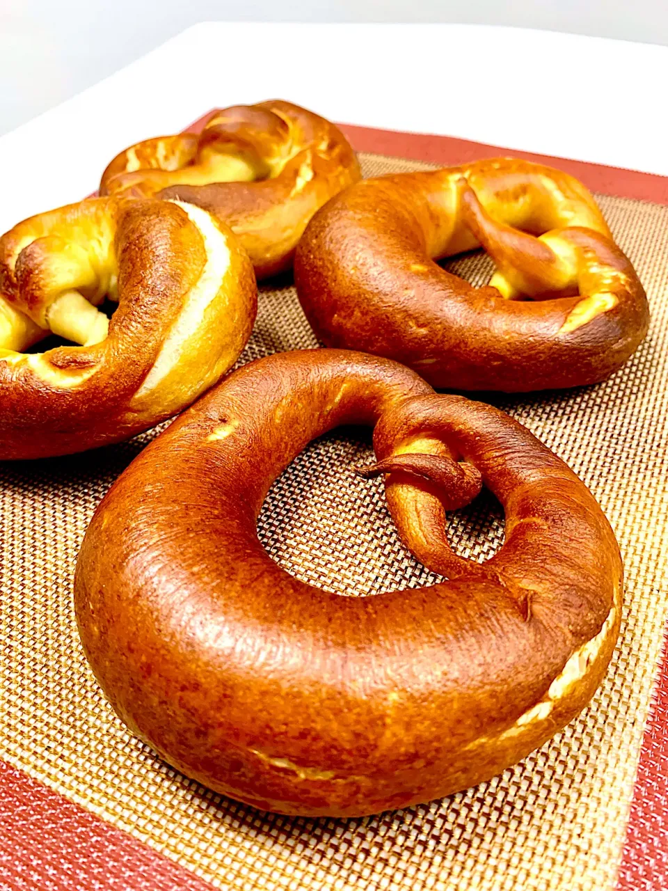 Snapdishの料理写真:Sourdough Pretzels|gonbenさん