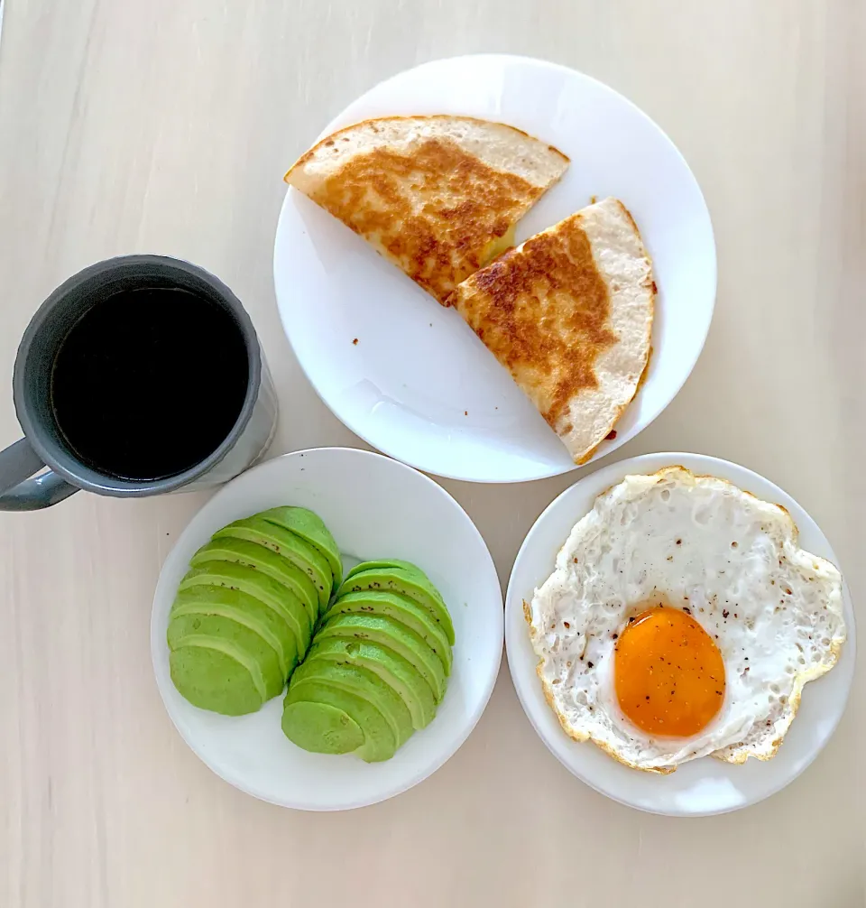 Egg and cheese warp+ Avocados|Mona Zhangさん