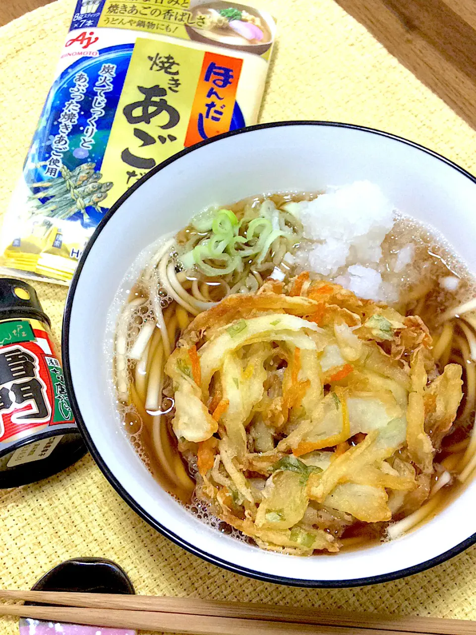 Snapdishの料理写真:ほんだし【焼きあごだし】でかき揚げうどん|ひよこさん