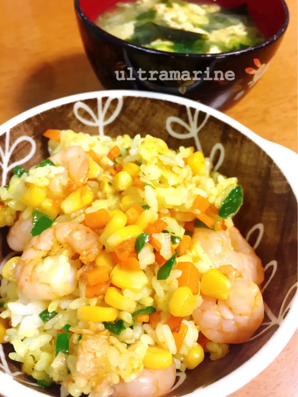 Snapdishの料理写真:＊簡単お昼ごはん。具だくさんえび炒飯♪＊|ultramarineさん