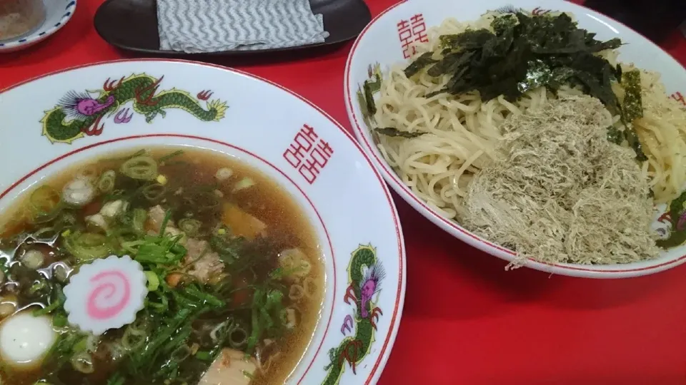 【夜営業10食限定】
中華そば 竹千代
どんこんぶ水のざる中華
（麺300g、1,000円）
＋とろろ昆布（100円）
@尾久1分
（赤羽から自転車32分）
21170|大脇さん