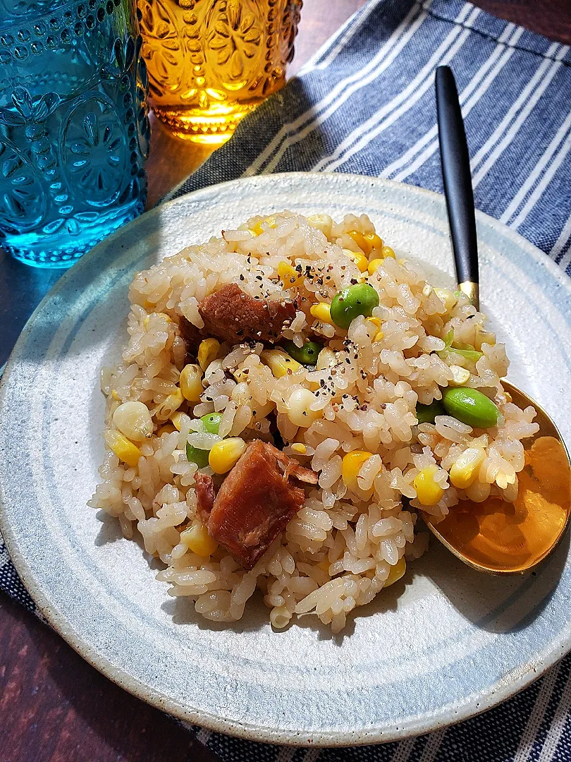 Snapdishの料理写真:枝豆と焼き鳥のとうもろこしごはん|こはるのスマイルごはんさん