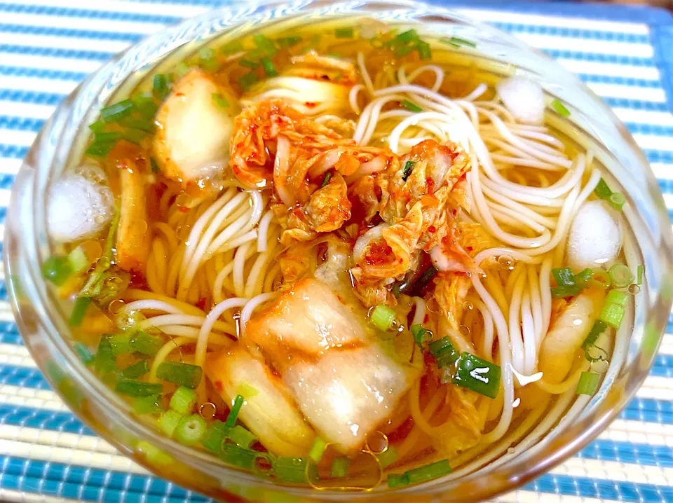 今日のランチ　キムチ胡麻油入り素麺|やまひろさん