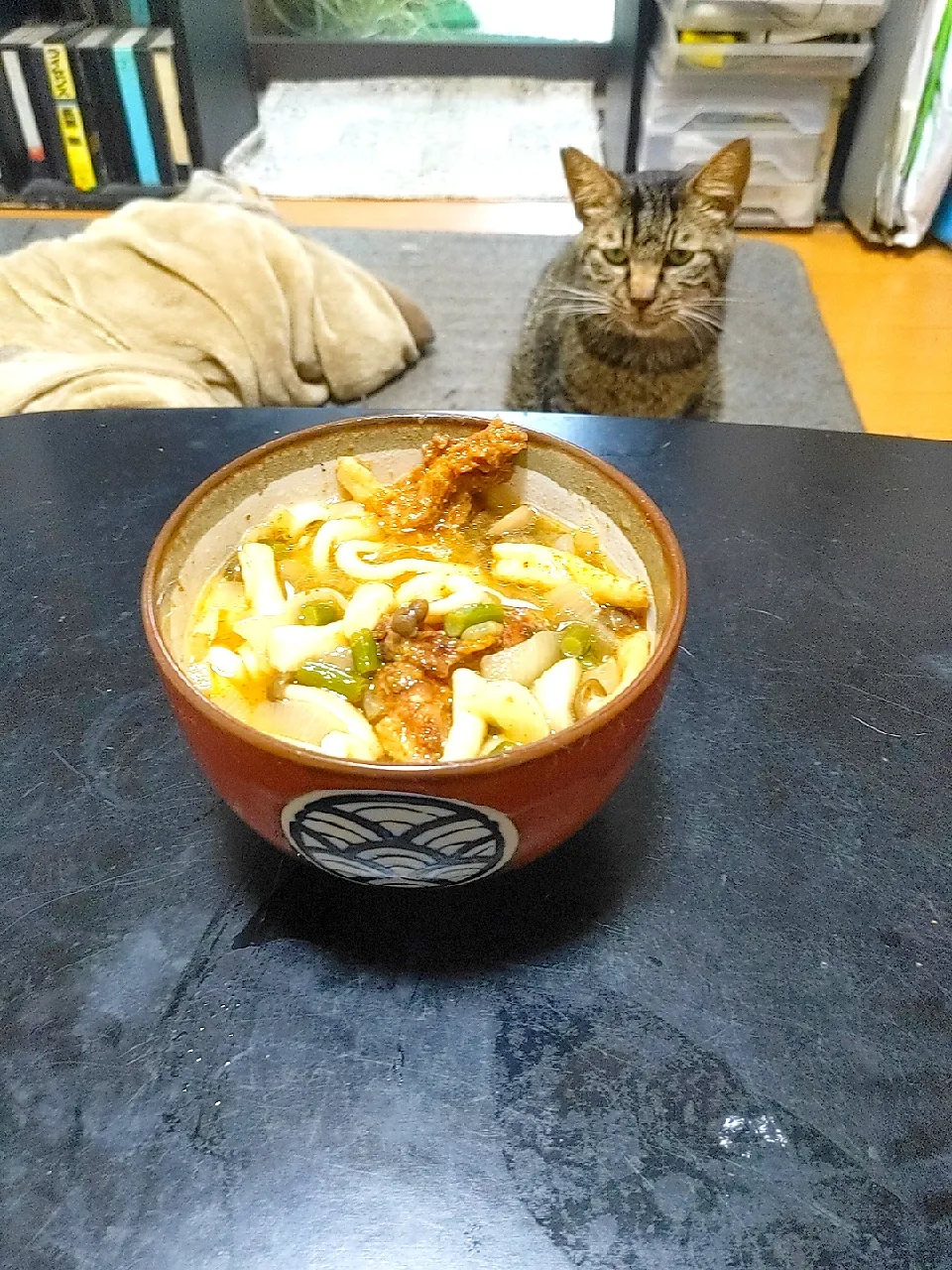 夜勤明け味噌うどん（味噌煮込うどんあるが）薄目の味噌出汁うどんの器に味噌を添えて溶かしながら
味噌うどん考えて見ました|Tarou  Masayukiさん