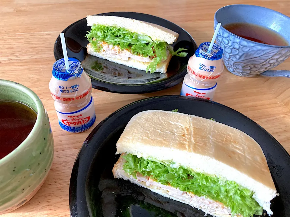 下味に甘酒を使った自家製鶏ハムサンドイッチ🥪( ´͈ ᗨ `͈ )◞♡⃛|さくたえさん