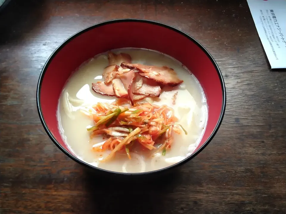 とんこつうどん(チャーシューとねぎキムチをトッピング)|にんにくと唐辛子が特に好き❤️(元シャリマー)さん