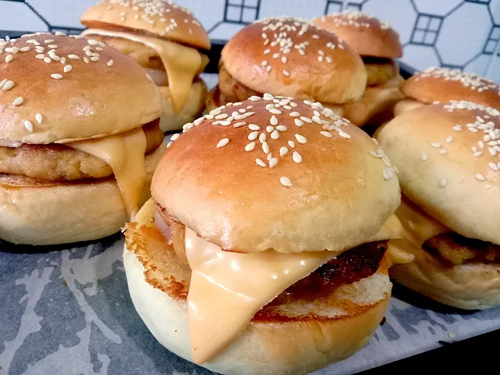 Chicken Compact Burger 
#nisahomefood 
#bangladeshi 
#muslimah|Sadia Meherinさん