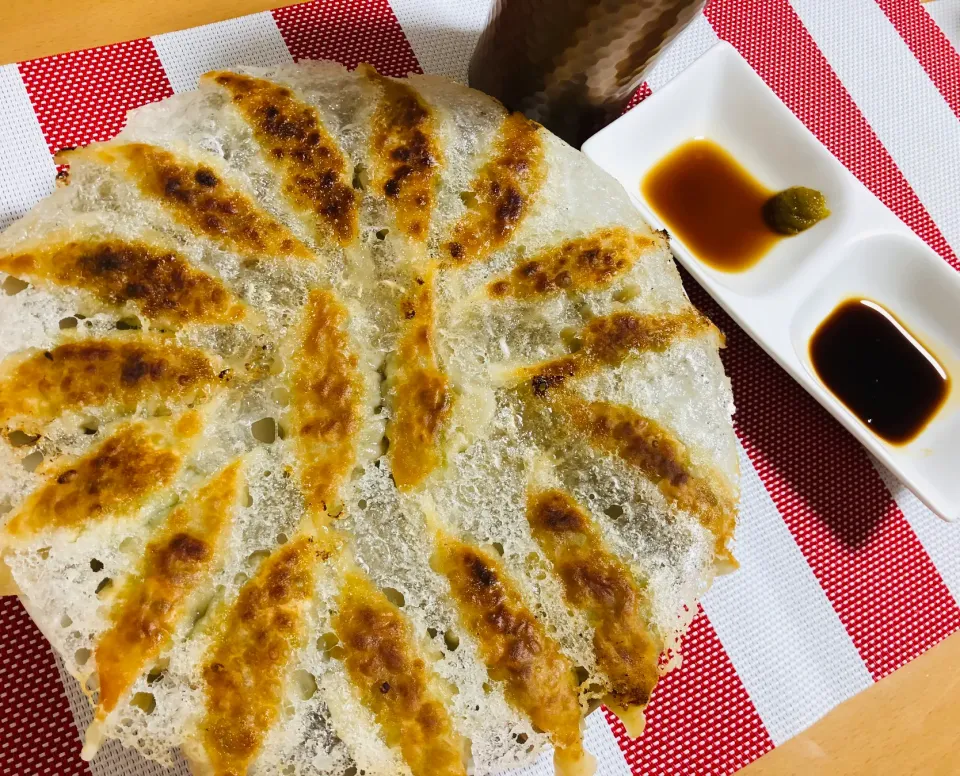 Snapdishの料理写真:【久しぶりに】焼き餃子|飛鳥さん