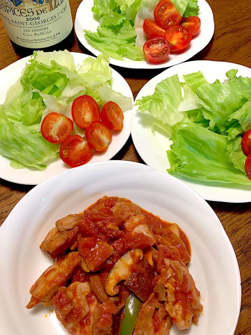 Snapdishの料理写真:鶏肉のワイン煮込み🍅🥗今日の夕食20210808|rococoさん