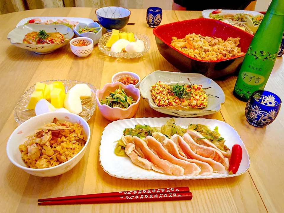 今日の夕食　かしわ飯　鶏むね肉のたたき　胡麻豆腐の揚げ出し　豆苗のナムル　えのき茸の明太バター炒め　フルーツ|ふわ猫はなちゃんさん