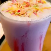 strawberry shake|gaurav katyaverさん