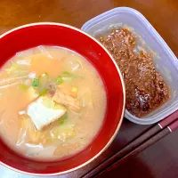 Snapdishの料理写真:お味噌汁に自家製醤油麹♡ちょい足しでコクUP|Narakoさん