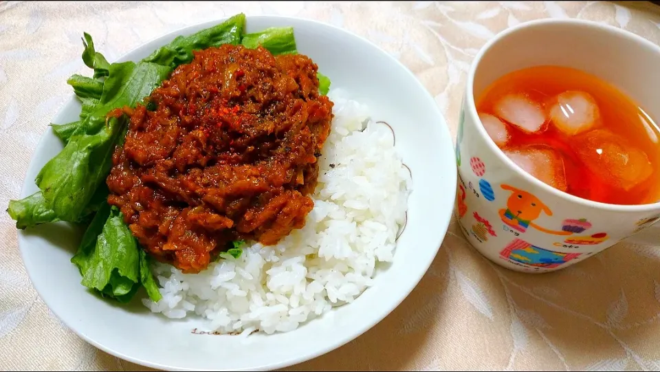 Snapdishの料理写真:「タ・ク・コ」のスパイスミックスで
キーマカレー🍛|卯月さん