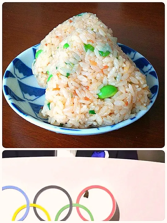 Snapdishの料理写真:にんにく味噌と枝豆の🍙|ぶりさんさん