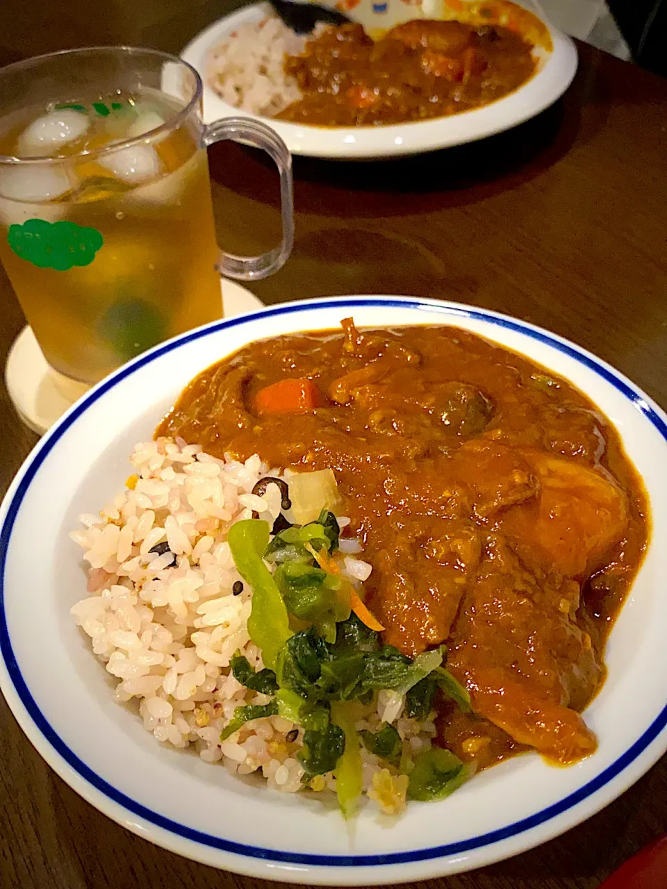 ビーフカレー🍛　おみ漬け　大麦ととうもろこしのお茶🍹|ch＊K*∀o(^^*)♪さん