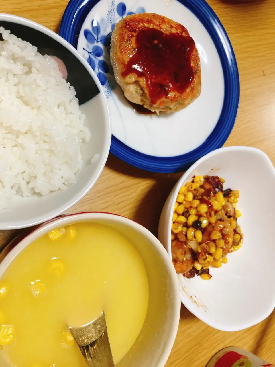 Snapdishの料理写真:鶏つくねのハンバーグ|あみたんさん