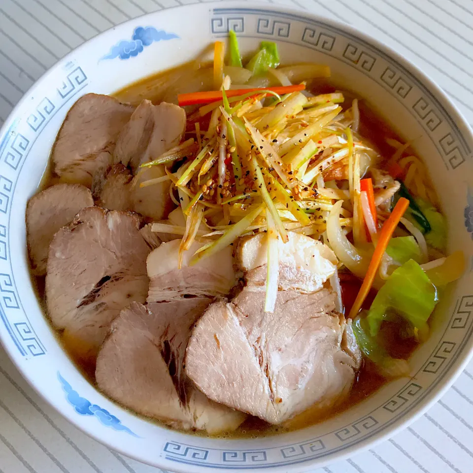 Snapdishの料理写真:ねぎ味噌チャーシュー麺|まさとさん