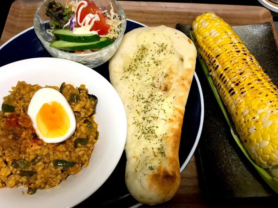 キーマカレー&ナン&インド式焼きとうもろこし|Tak@さん