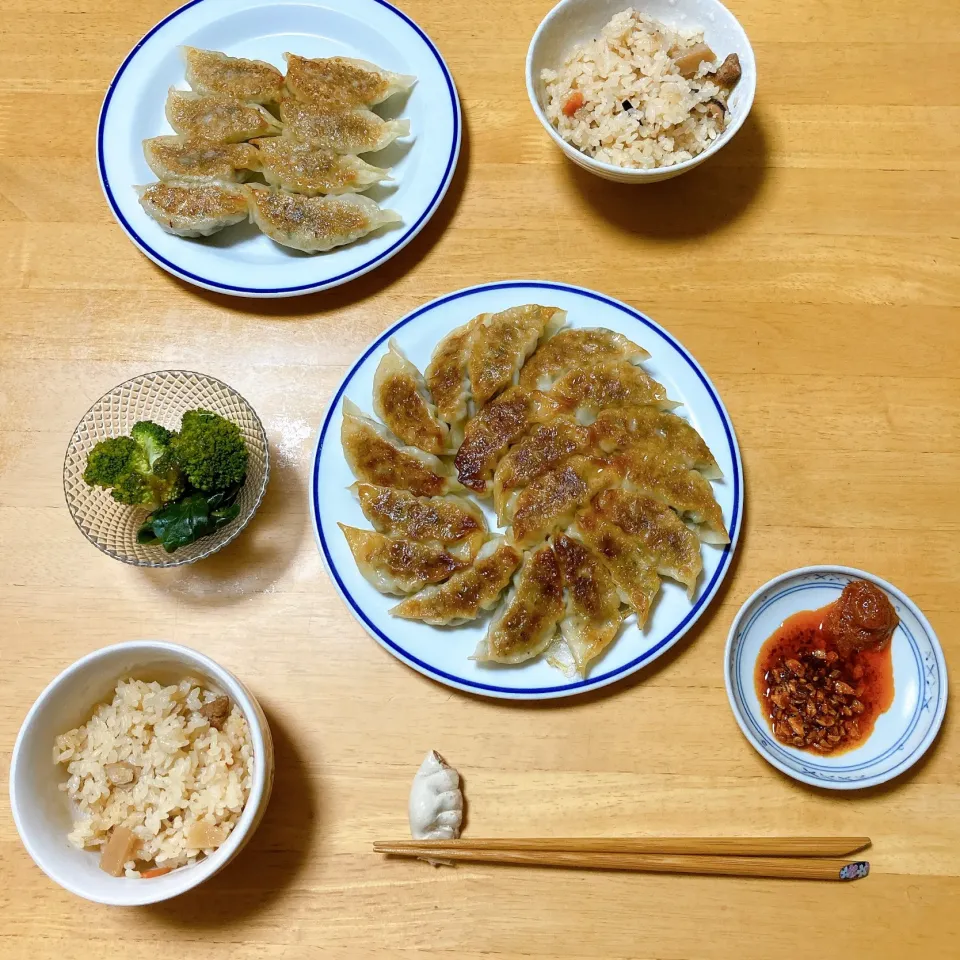 焼き餃子　ラー油とラブパク添え🥟|ちゃみこさん