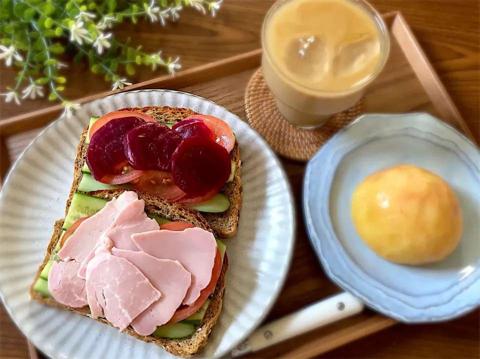 Snapdishの料理写真:オープンサンドの朝ごはんプレート|ゆみさん