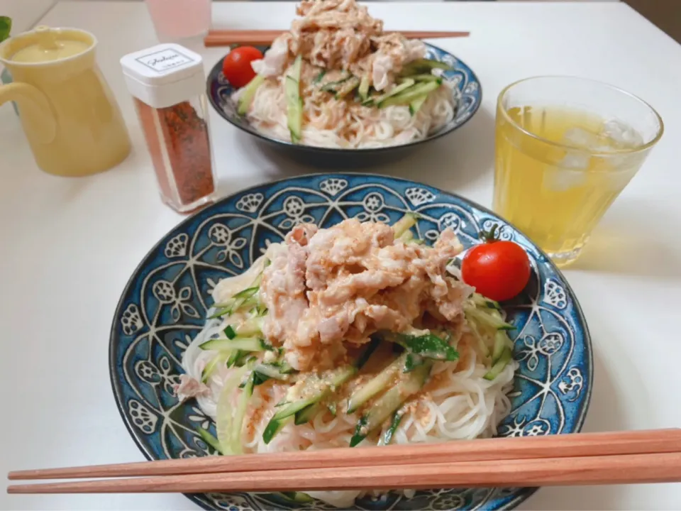 冷しゃぶとすりごまの素麺♡|はる꒰(๑´•.̫ • `๑)꒱さん