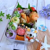 ５色素麺と天ぷら☆
シロクマさん🍉とかにさん🦀おにぎり弁当