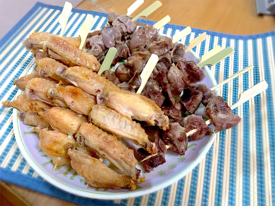 やまひろ流焼き鳥(手羽中、カシラ、砂肝)|やまひろさん