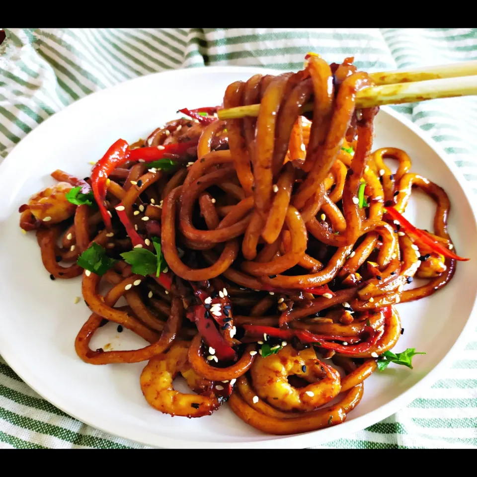 Snapdishの料理写真:stir  fry  shrimp  Udon  noodle|reginaさん