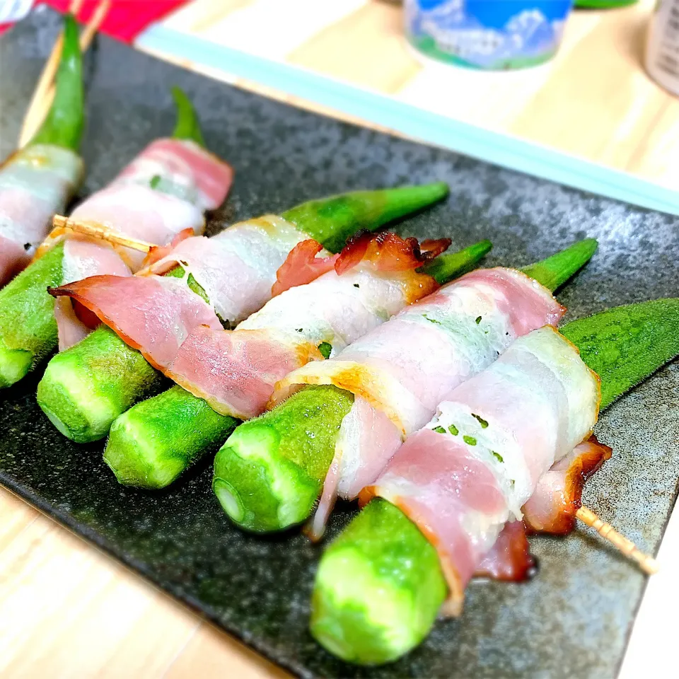 Snapdishの料理写真:おくらベーコン巻き|yosshiiii〜さん