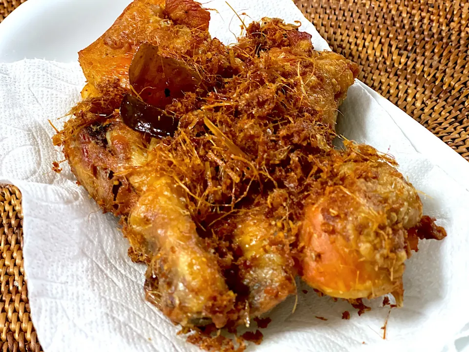 Ayam goreng|yeni kartikasariさん