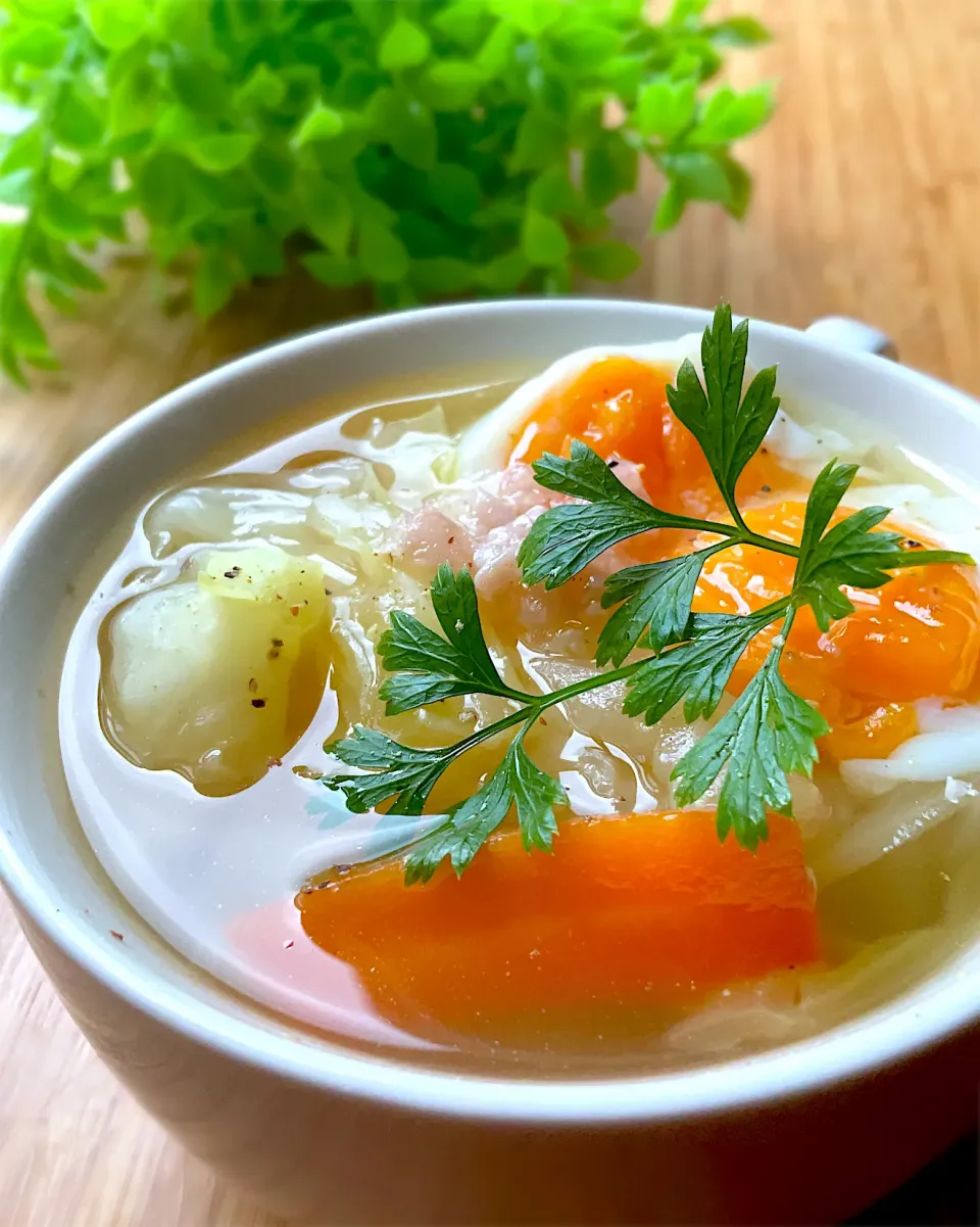 はじめよう！甘酒部✨紫玉ねぎ塩糀とたまごと新生姜のスープ|9421beruさん