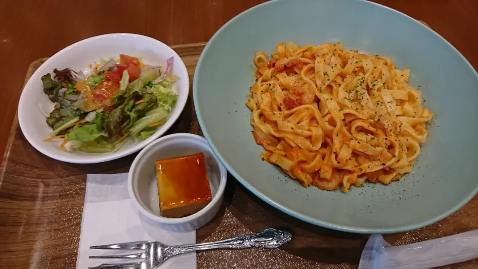 海老と夏トマトのソースパスタ☺️|fumichan2310さん