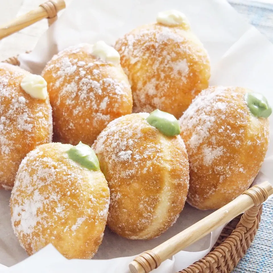 Custard cream and matcha donuts|Misstyさん