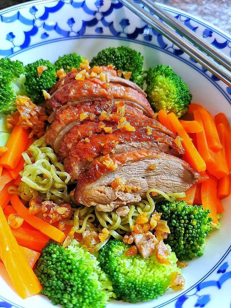 บะหมี่ผักเป็ดย่าง​  Veggies​ Noodles​ with​Roasted​ Duck🥢|👑Rawi🍁Riw👑さん