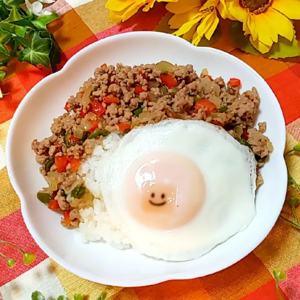 ガパオライス風
肉そぼろごはん|小豆🌼さん