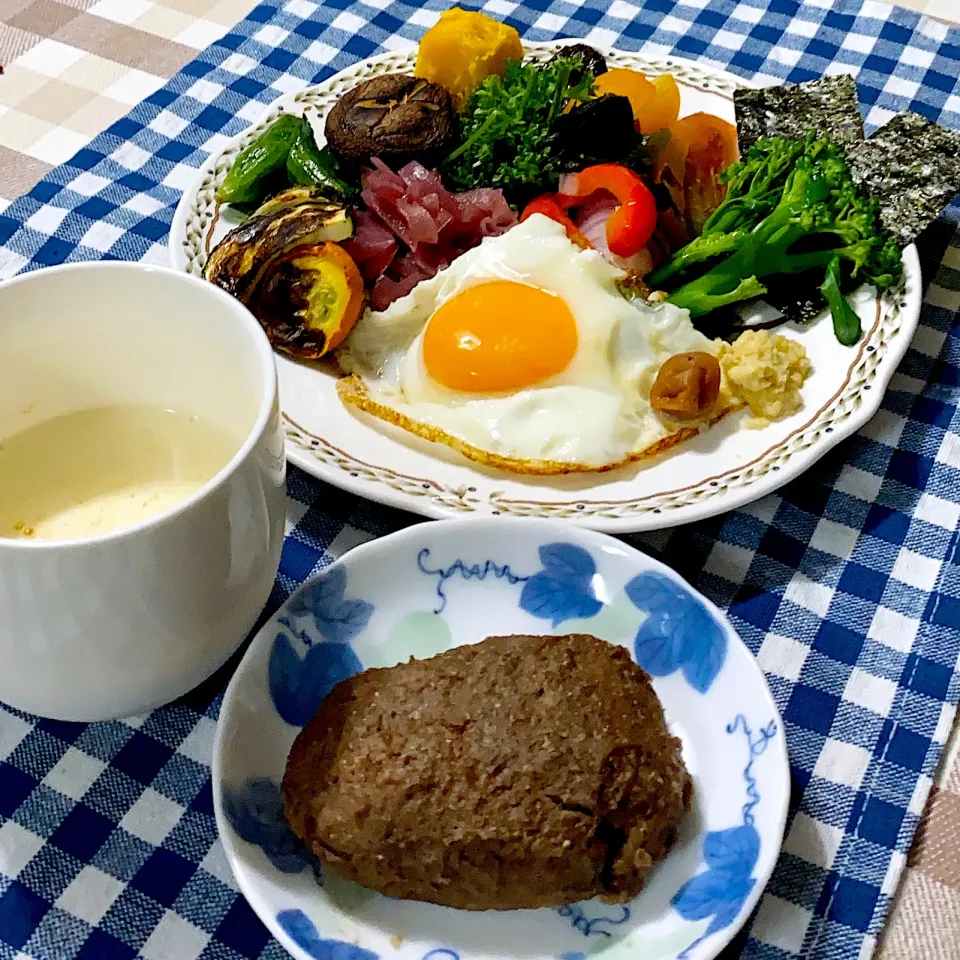 今日の朝ごはん★大豆プロテイン（ココア）のライ麦蒸しパン|riko30294さん