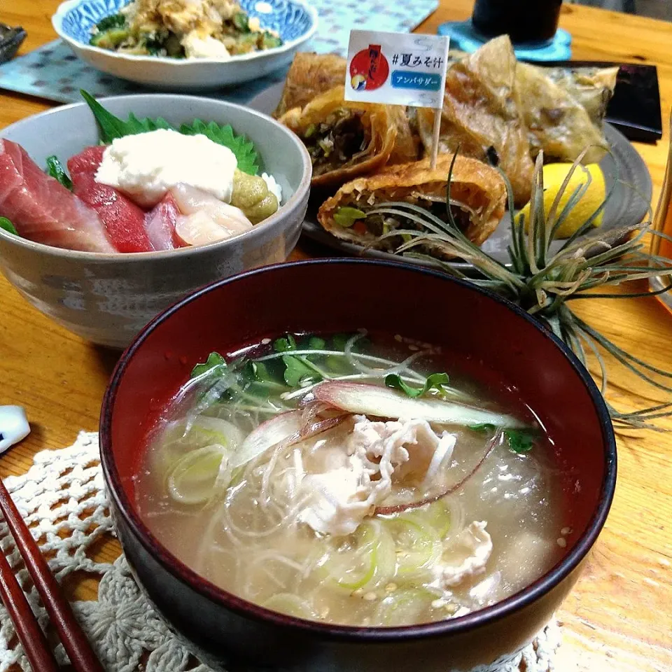 Snapdishの料理写真:Flowerさんの料理 「夏みそ汁はじめました-2021-」大根のツマと豚しゃぶの夏の冷やしみそ汁|とまと🍅さん